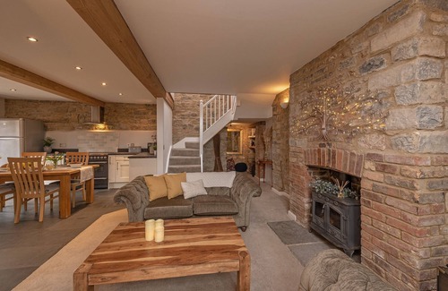Ilton Cabaña | Luxury country cottage with hot tub, 5 star