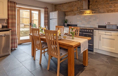 Ilton Cabaña | Luxury country cottage with hot tub, 5 star