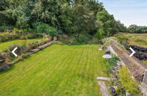 Chipping Norton Casa | Luxury Country Cottage With A View