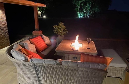 Ormskirk Casa | Luxury Countryside Retreat in Lancashire. Sleeps 7