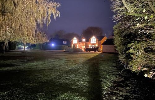 Ormskirk Casa | Luxury Countryside Retreat in Lancashire Sleeps 7