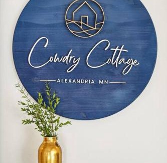 Alexandria Casa | Luxury Cowdry Cottage Lake Home