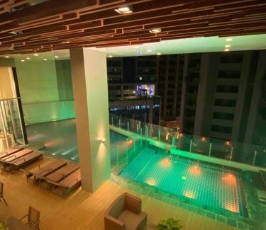 Salcedo Village Apartamento | Luxury Cozy Stylish Loft in Makati