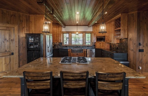 Pequot Lakes Casa | Luxury Craftsman Lower Whitefish Home
