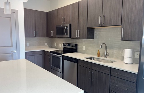 Chamblee Apartamento | Luxury Creator's Loft | Onsite Pool!