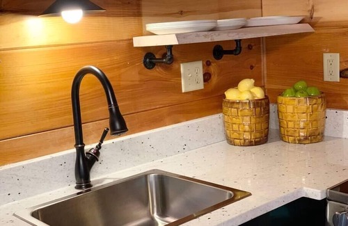Lake Lure Cabina | Luxury Creek Waters Cabin - walk to Chimney Rock & Lake Lure