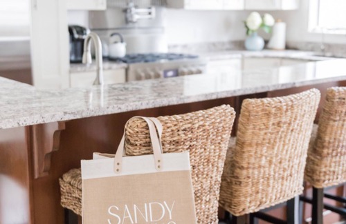 Newbury Casa | Casa de playa personalizada de lujo!