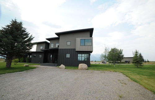 Jackson Hole Casa | Luxury Custom Built Home North of Town