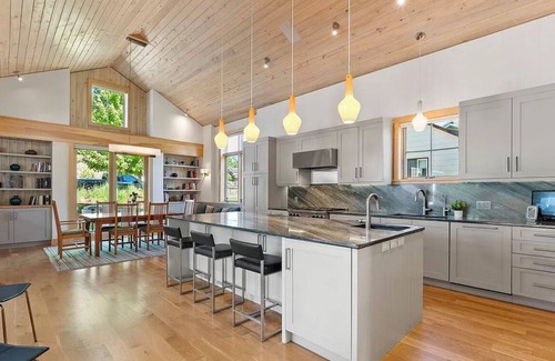 Louisville Casa | Luxury Custom Home near downtown Louisville/Superhost listing