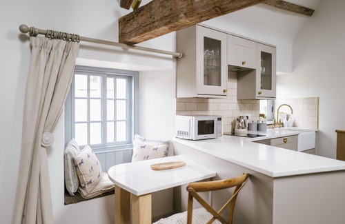 Middleham Cabaña | Luxury Dales village retreat, quiet private lane.