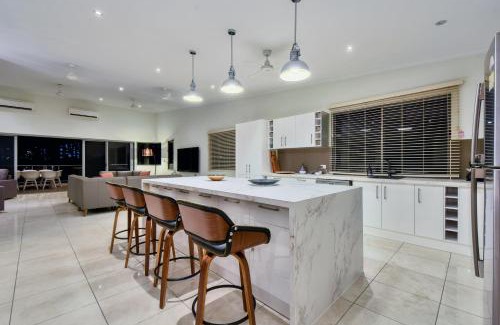Stuart Park Casa | Luxury Darwin City Lights Jacuzzi Central Location Large House New Furnishings