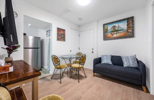 Delta Casa | Luxury Delta 2BD Suit on ground floor