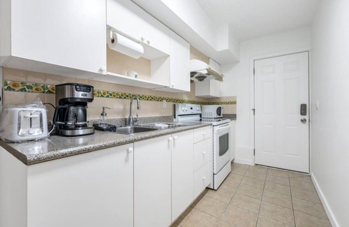 Delta Casa | Luxury Delta 2BD Suit on ground floor
