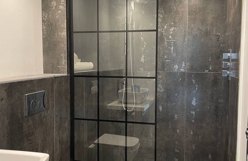 Pattiswick Apartamento | De Lujo-Estudio-Baño con ducha-Balcón