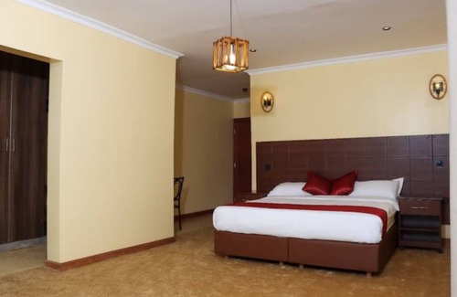 Ongata Rongai Cabina | Luxury Deluxe Double Room in Karen Nairobi