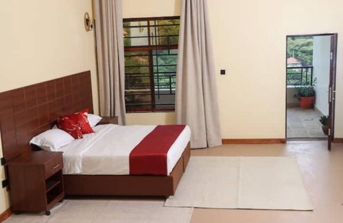 Ongata Rongai Cabina | Luxury Deluxe Double Room in Karen Nairobi