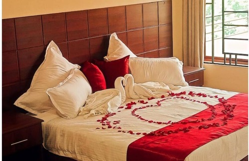 Ongata Rongai Cabina | Luxury Deluxe Double Room in Karen Nairobi