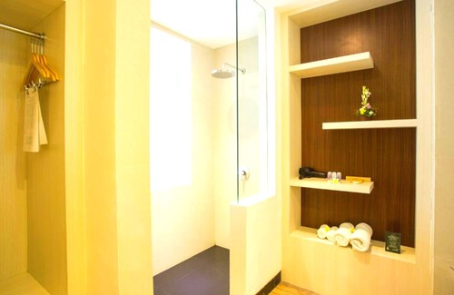 Batubelig Hotel | Luxury Deluxe Pool View #Z12