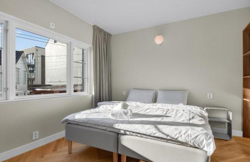 Haugesund Apartamento | Luxury Design Apartment with Local Art