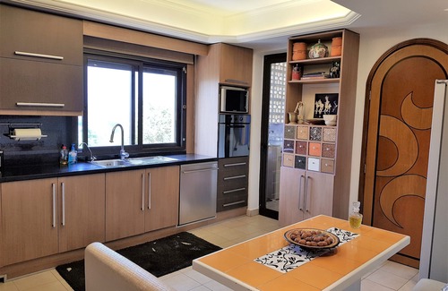 Bchamoun Apartamento | Lujo diseñado, casa tranquila con impresionantes vistas al mar - Ver video