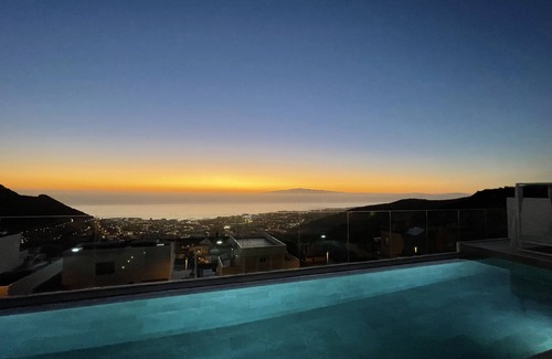 Costa Adeje Villa | Villa de lujo de diseño con piscina infinita e impresionantes vistas al mar