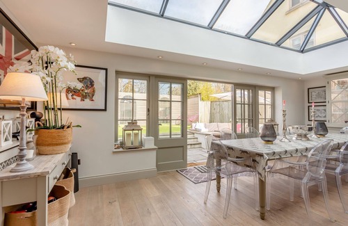 Ewen Casa | Luxury Detached Cotswold Holiday Home - Honeysuckle House