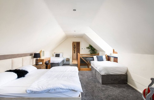 Wick Otro | Casa unifamiliar de lujo inc cabina de registro + 2 bañeras de hidromasaje en Idyllic Rural Location