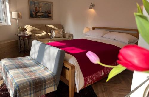 Clevedon Casa | Luxury Detached Hideaway near town, beach and woods