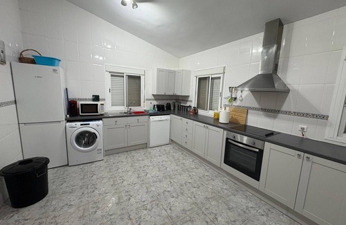Viñuela Villa | Villa española de lujo separada, espaciosa con piscina privada, en el valle del lago Vinuela