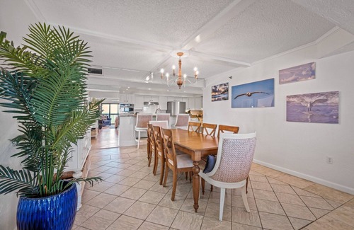 Ormond-by-the-Sea Condominio | Luxury direct oceanfront corner penthouse with heated pool and garage parking