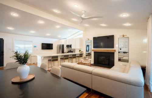 Southwest Anaheim Apartamento | Luxury Disneyland Home: Family & Exec Friendly