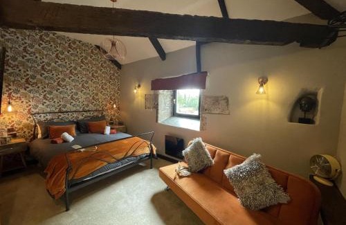 Lanhydrock Casa | Luxury Dog-Friendly 5 Star Cottage with Hot Tub