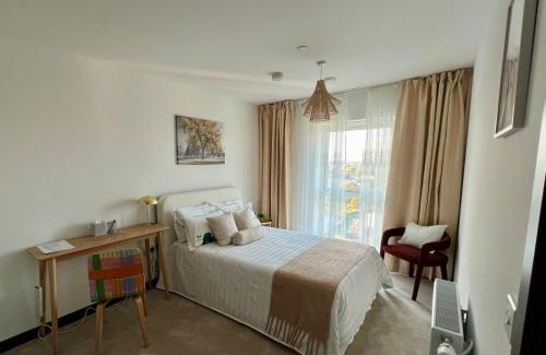 Gascoigne Casa | Luxury Double Bed En-Suite in London