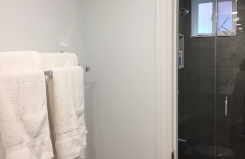 Tam O'Shanter-Sullivan Casa | luxury double room with 2 beds