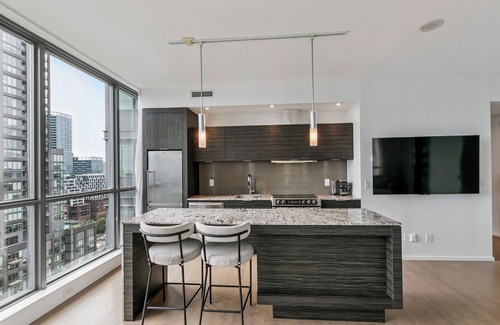 CityPlace Apartamento | Luxury Downtown Apartment 2bed2bath | Parking| Pool | Gym