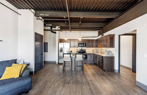 Stuart Apartamento | Luxury Downtown Condo with Fire Place