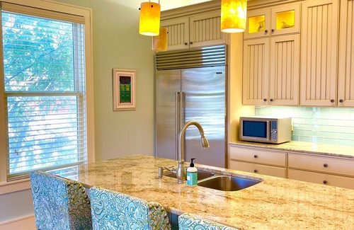 Frankfort Casa | Luxury Downtown Loft 2 bedroom/ 2 bath Home