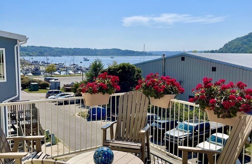 Frankfort Casa | Luxury Downtown Loft 2 bedroom/ 2 bath Home