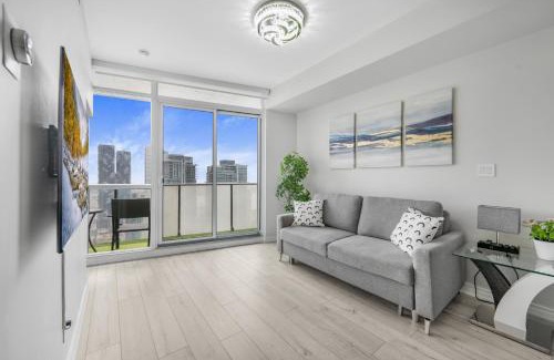 Downtown Toronto Apartamento | Luxury Downtown Toronto 2 Bedroom Suite with City and Lake Views and Free Parking