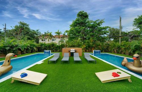 Progresso Village Villa | Luxury Duplex in Heart of Fort Lauderdale Near The Beach