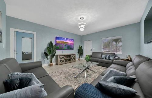 Progresso Village Villa | Luxury Duplex in Heart of Fort Lauderdale Near The Beach