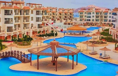 Ras Nasrani Apartamento | Luxury Panoramic apartment at Sharm Hills Resort.