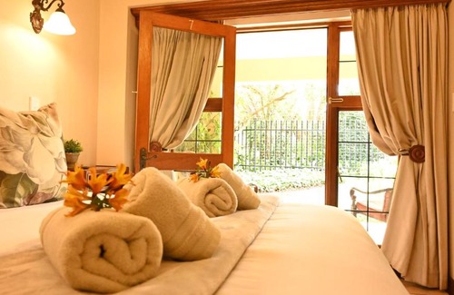 Middelburg Casa | LUXURY EN-SUITE KING ROOM @ 4 STAR GUEST HOUSE