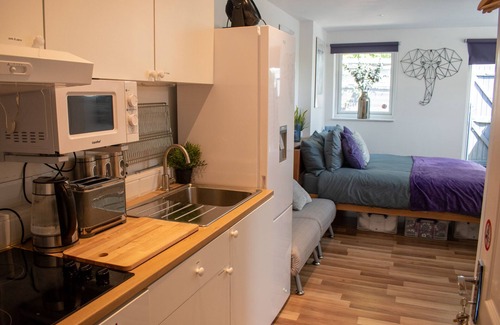Bishop's Stortford Apartamento | Lujoso-Apartamento-Baño privado con ducha-Terraza-Family Friendly