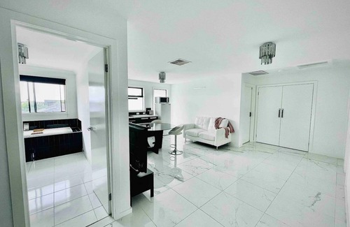 Point Cook Villa | Luxury Entire Home for up to 16 People