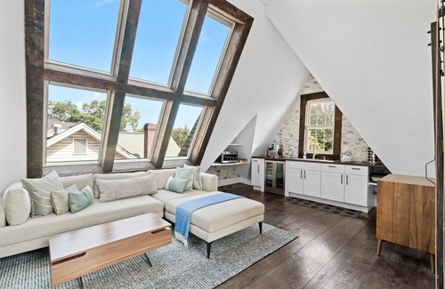 Brookland Apartamento | Luxury Escape in DC, with a private deck!