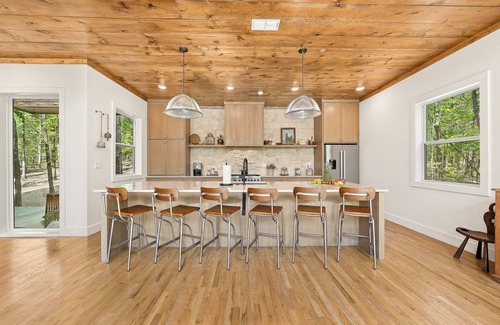 Broken Bow Cabina | Luxury Escape | Pool Hot Tub Sleeps 16