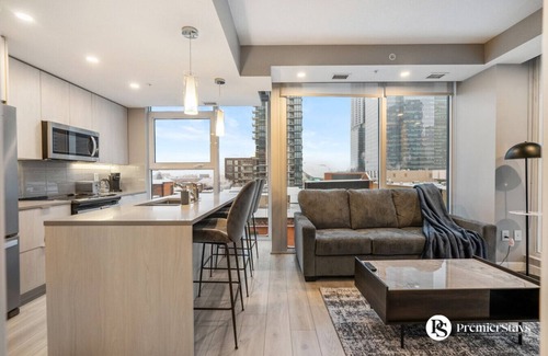 Downtown Edmonton Apartamento | Luxury Escape » Sleeps 6 » Ice District » Parking