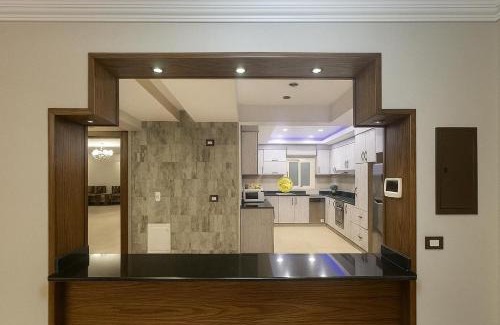 Maadi Apartamento | Luxury Escape with Pool Access