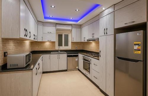 Maadi Apartamento | Luxury Escape with Pool Access